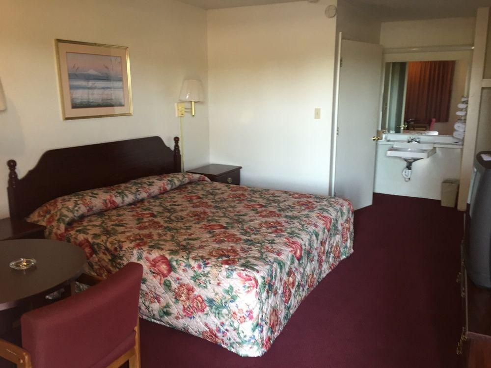 Economy Inn St. James Eksteriør bilde
